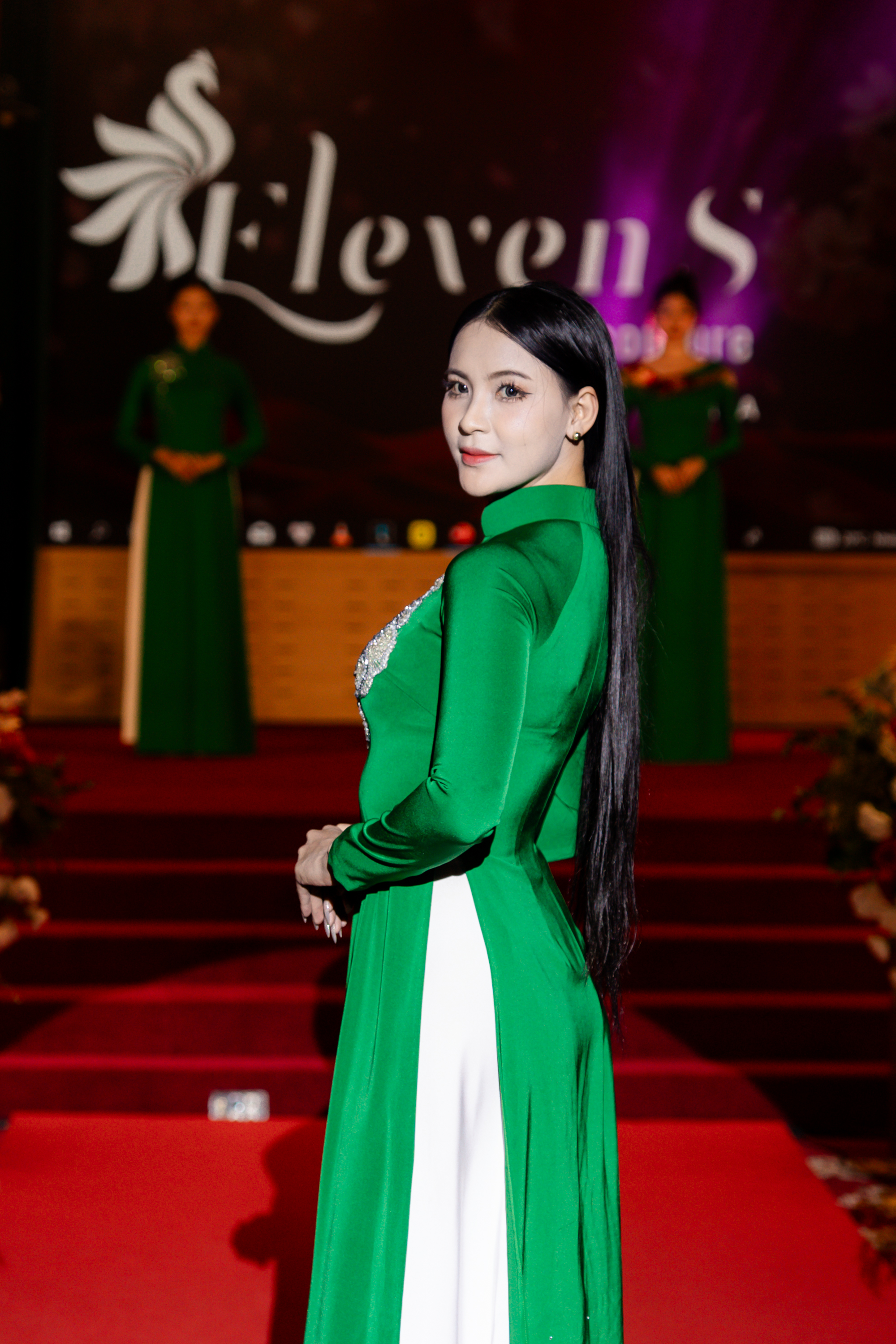 NTK Trần Phương Hoa tôn vinh vẻ đẹp người phụ nữ Công an Nhân dân qua bộ sưu tập áo dài- Ảnh 6.