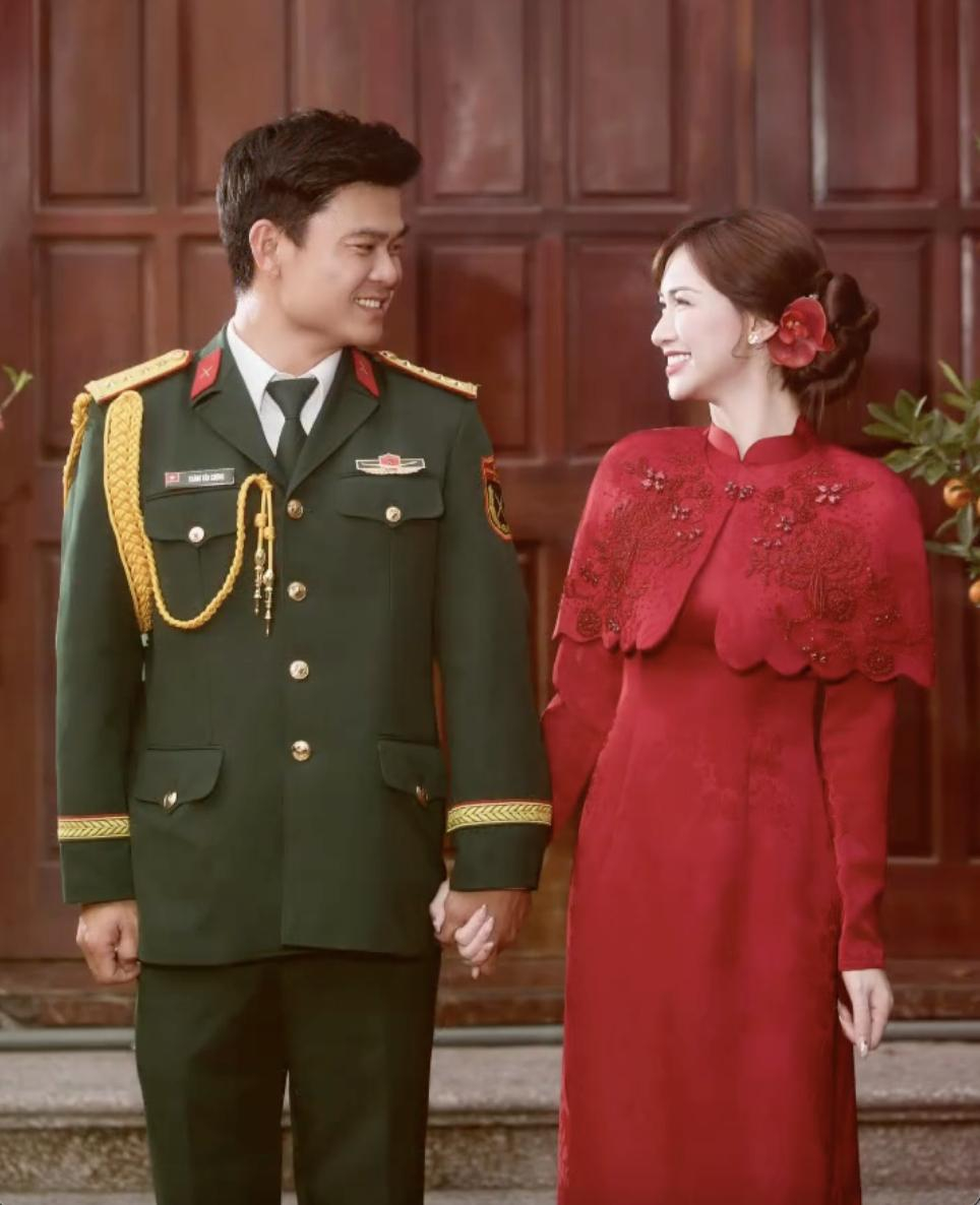 Khoảnh khắc chứng minh chồng sắp cưới của H&ograve;a Minzy &ldquo;tr&uacute;ng s&eacute;t &aacute;i t&igrave;nh&rdquo; từ c&aacute;i nh&igrave;n đầu ti&ecirc;n- Ảnh 5.