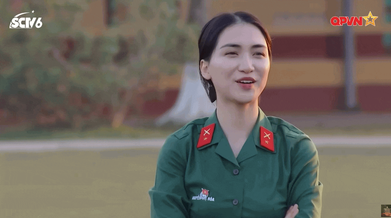 Khoảnh khắc chứng minh chồng sắp cưới của H&ograve;a Minzy &ldquo;tr&uacute;ng s&eacute;t &aacute;i t&igrave;nh&rdquo; từ c&aacute;i nh&igrave;n đầu ti&ecirc;n- Ảnh 2.