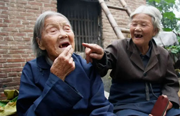 Nghiên cứu hơn 1.200 người sống trên 100 tuổi phát hiện: Người sống thọ thường có 3 đặc điểm chung- Ảnh 3.