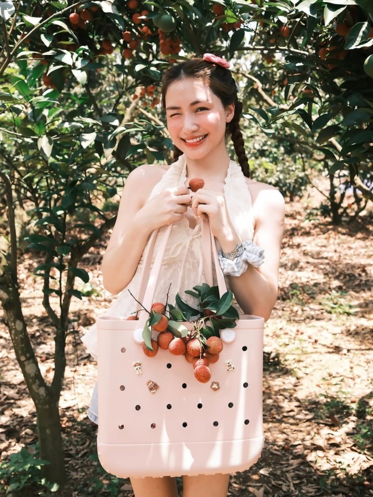 Nhà chồng cưng chiều Hoà Minzy là có lý do! - Ảnh 2.