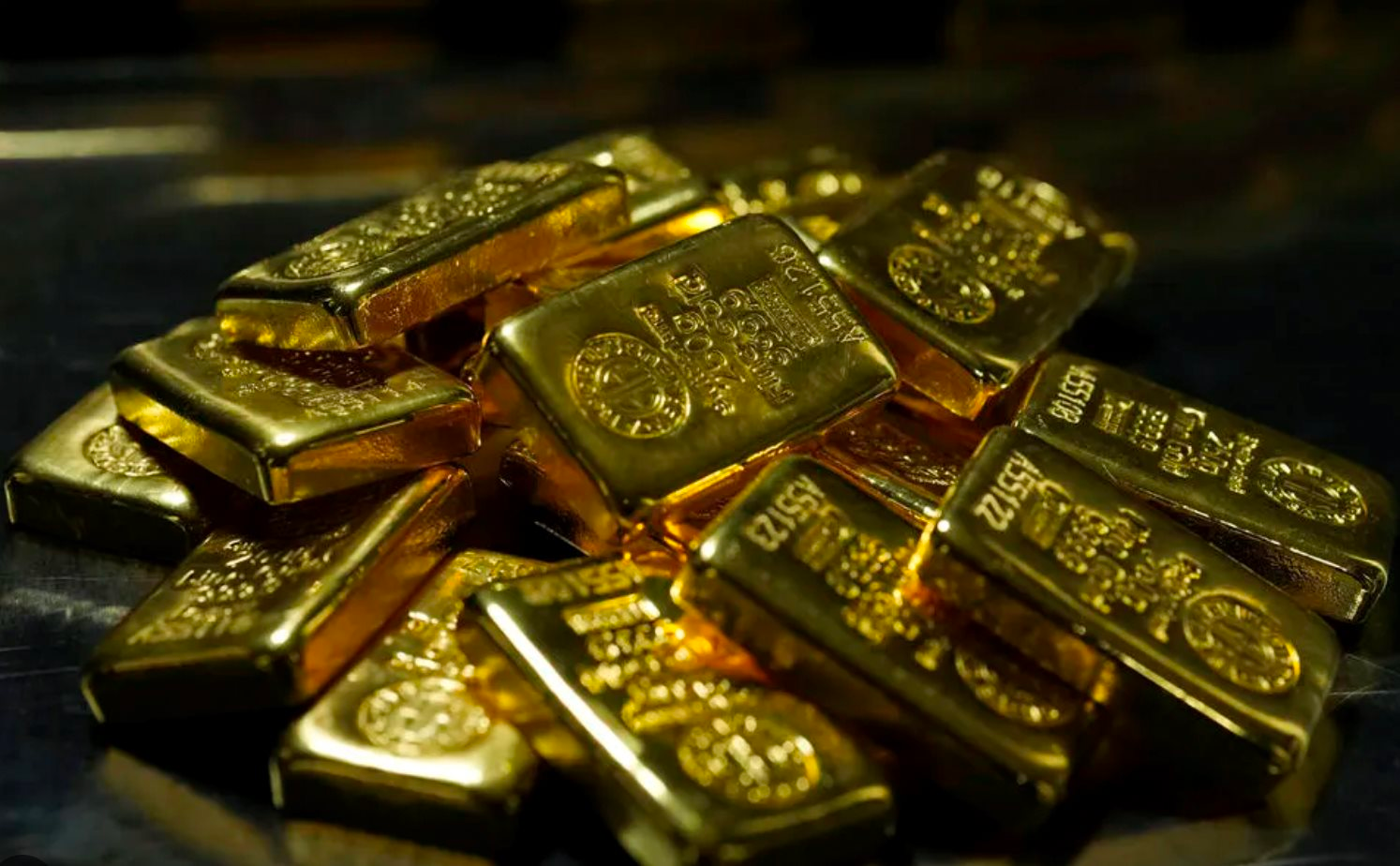 Quốc gia BRICS mua v&agrave;ng 16 th&aacute;ng li&ecirc;n tiếp, đang sở hữu hơn 2.300 tấn kim loại qu&yacute; - Ảnh 1.