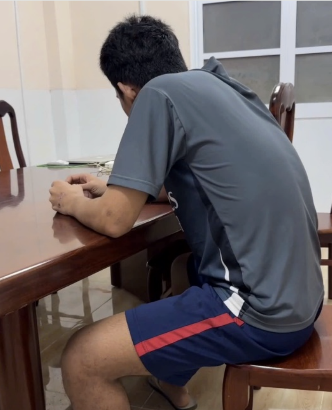 Tham gia Hội bán thận , thanh niên Cần Thơ rơi vào ổ lừa đảo trực tuyến Tại Campuchia - Ảnh 1. Tham gia Hội bán thận , thanh niên Cần Thơ rơi vào ổ lừa đảo trực tuyến Tại Campuchia - Ảnh 1.