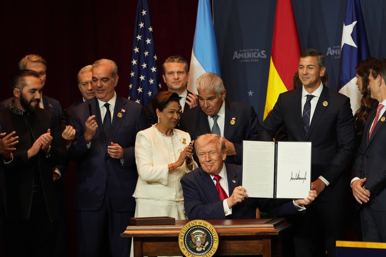 &Ocirc;ng Donald Trump tuy&ecirc;n chiến với băng đảng ma t&uacute;y ở Mỹ Latinh năm 2026 - Ảnh 1.