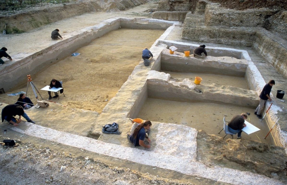 Ph&aacute;t hiện b&aacute;u vật 500.000 tuổi do lo&agrave;i người kh&aacute;c chế t&aacute;c - Ảnh 1.