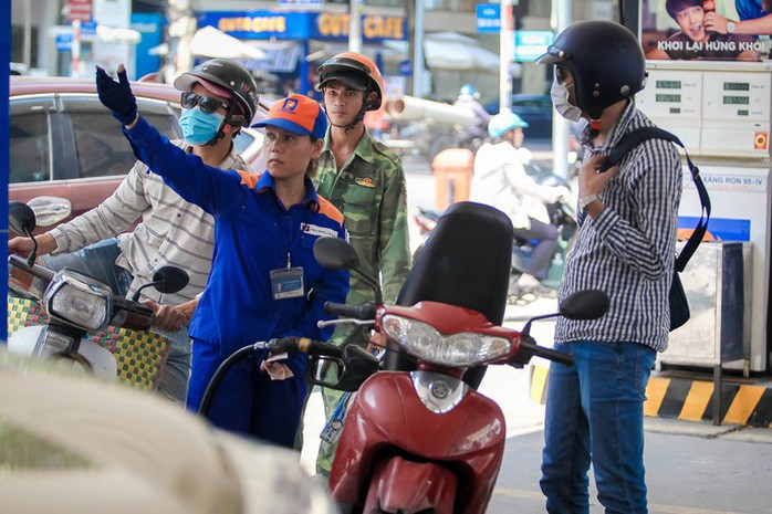 Đề xuất giảm thuế nhập xăng dầu về 0% để ứng phó tình hình Trung Đông - Ảnh 1.