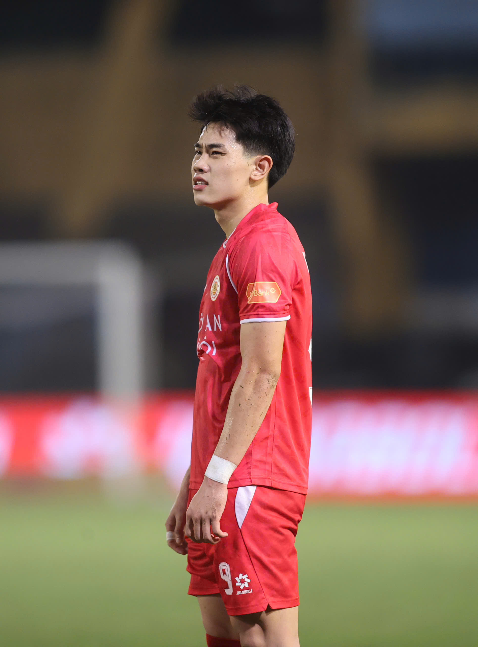 Ph&uacute;t nổi n&oacute;ng của Đ&igrave;nh Bắc, thống k&ecirc; đ&aacute;ng lo & giấc mơ Asian Cup 2027 - Ảnh 1.