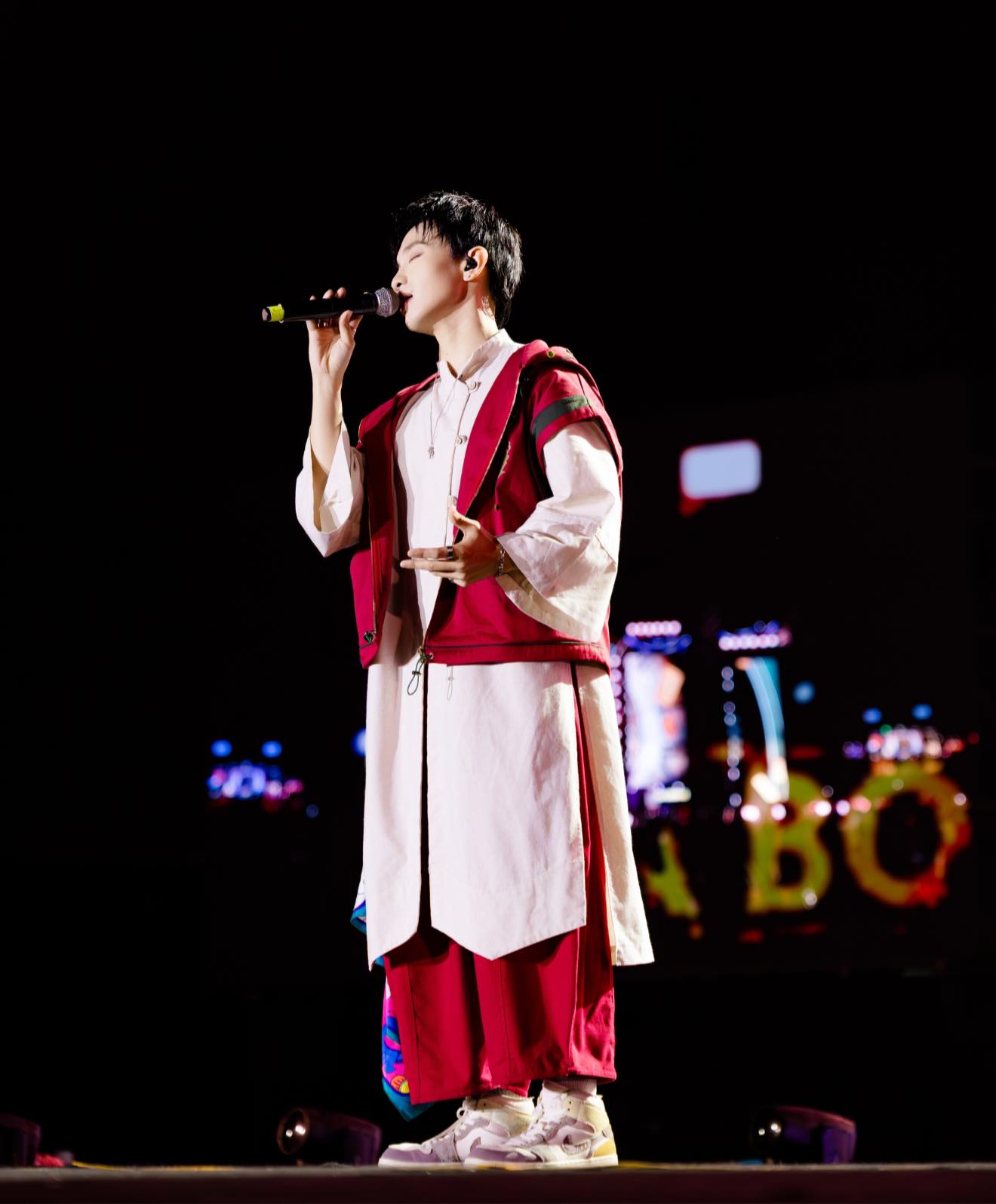 Nam ca sĩ nổi tiếng b&iacute; mật lấy vợ, 6 năm sau mới c&ocirc;ng khai l&agrave; ai? - Ảnh 2.