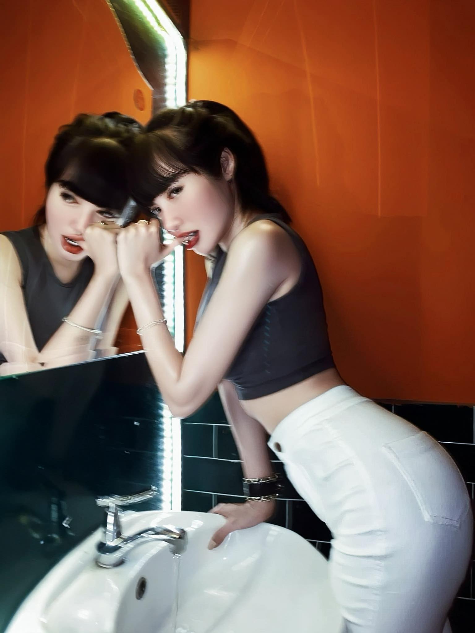 Mẹ đơn th&acirc;n U40 l&agrave; nghệ sĩ: C&ocirc;ng khai 1 điều ngay lập tức nhận loạt tin nhắn từ đ&agrave;n &ocirc;ng - Ảnh 3.