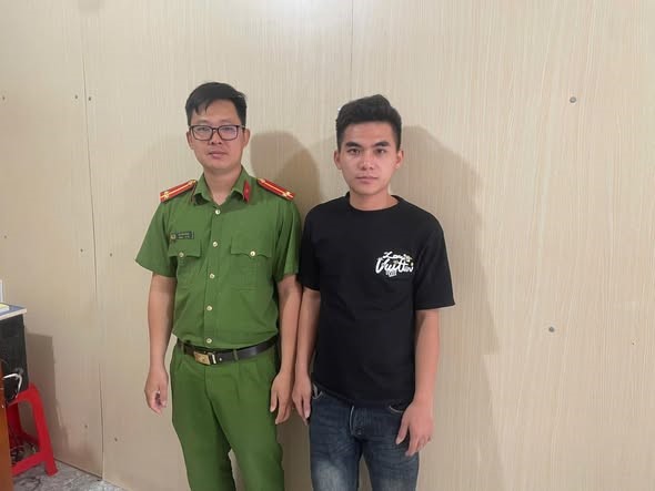 Nguyễn Tuấn Ph&aacute;t ra đầu th&uacute; Sau 2 năm lẩn trốn về tội Giết người - Ảnh 1.