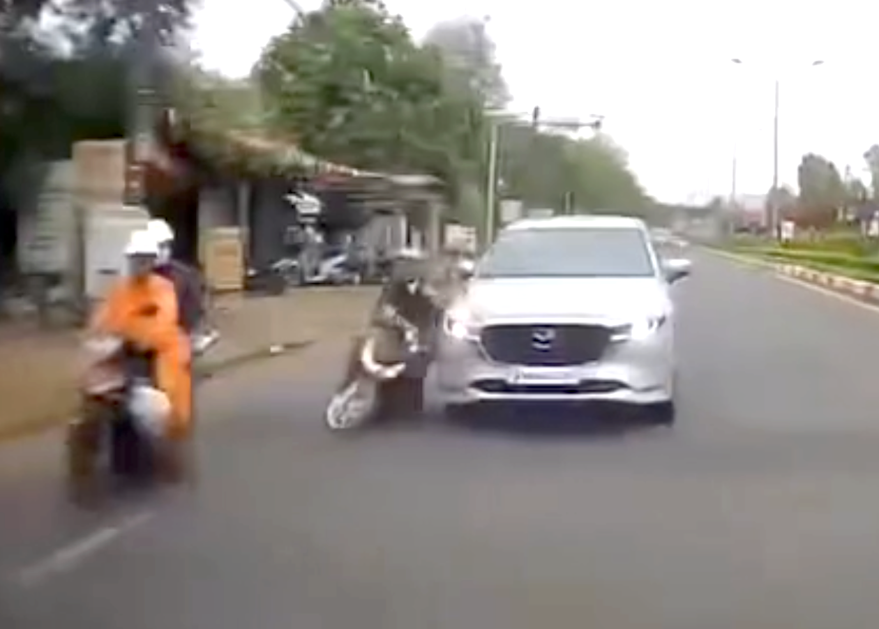 Tài xế ô tô bỏ chạy sau tai nạn giao thông ở Gia Lai - Ảnh 2. Tài xế ô tô bỏ chạy sau tai nạn giao thông ở Gia Lai - Ảnh 2.