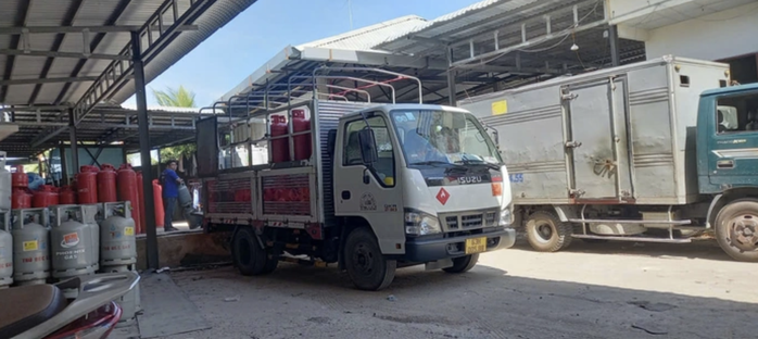 Găm h&agrave;ng gas, xăng dầu, chủ cửa h&agrave;ng bị xử l&yacute; ra sao? - Ảnh 1.