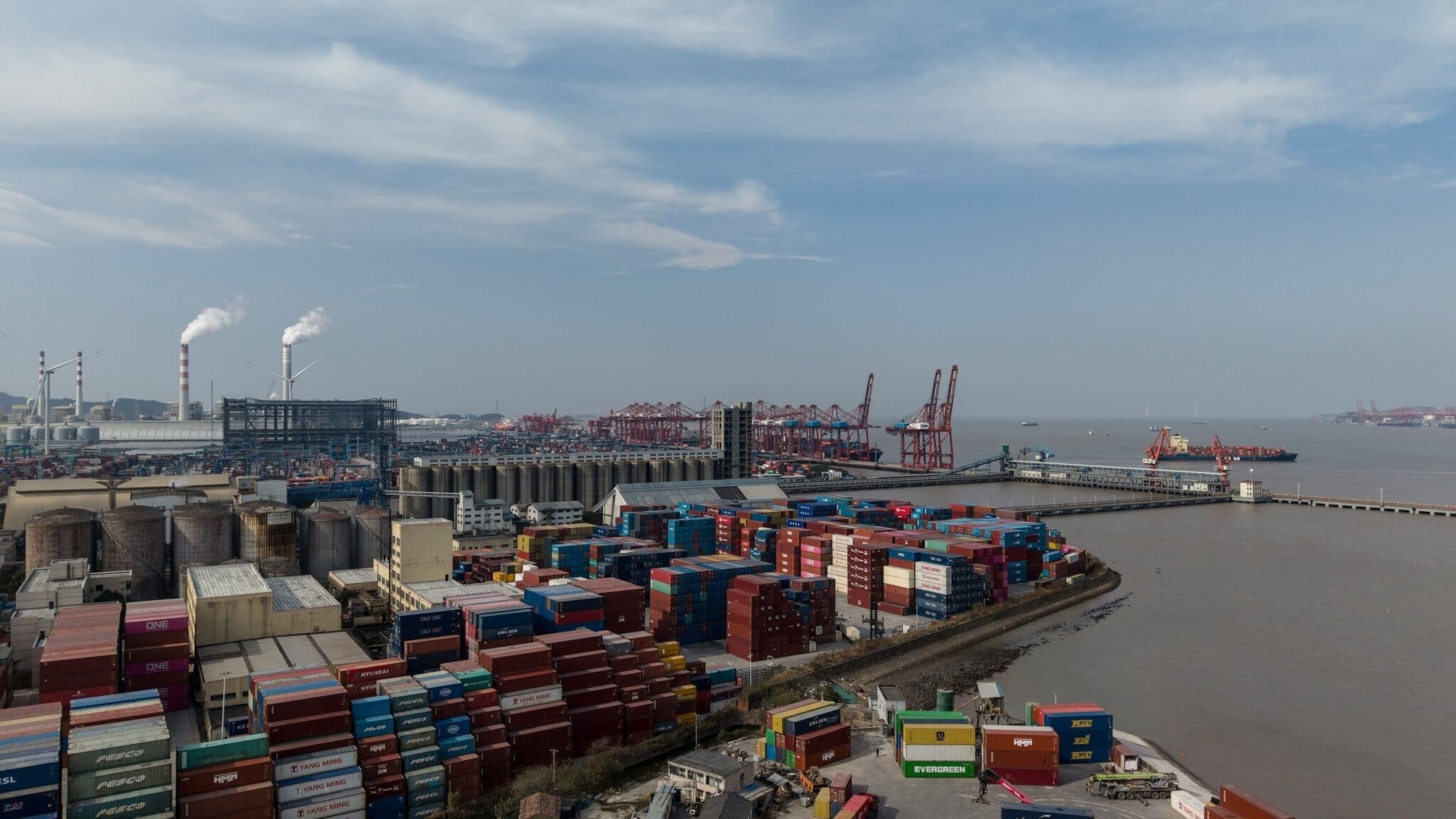 Trung Quốc hứng loạt 'c&uacute; sốc' tỷ USD từ cuộc chiến giữa Mỹ-Israel v&agrave; Iran - Ảnh 1.