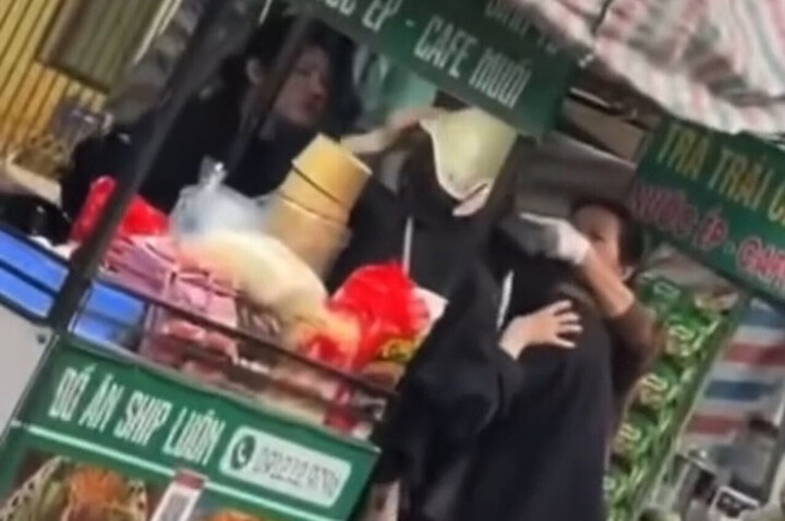 C&ocirc;ng an H&agrave; Nội điều tra vụ 2 c&ocirc; g&aacute;i bị h&agrave;nh hung sau tranh c&atilde;i tiền gửi xe - Ảnh 1.