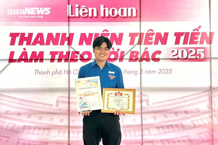Cử tri đặc biệt trong bầu cử 2026: Từ &ocirc;ng l&atilde;o 98 tuổi đến sinh vi&ecirc;n lần đầu bỏ phiếu - Ảnh 2.