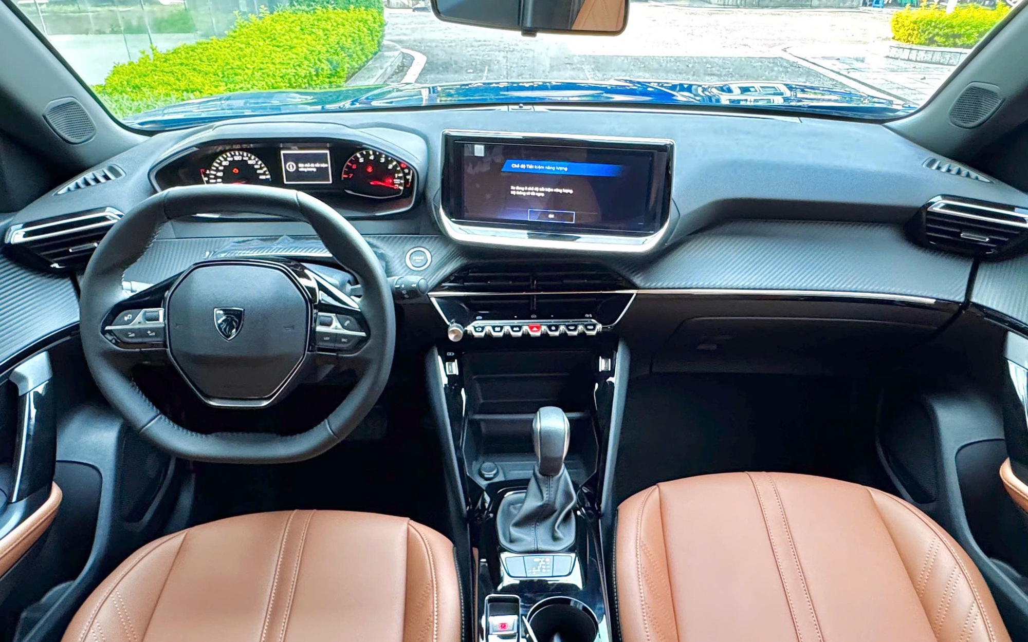 Chọn Peugeot 2008 bản rẻ nhất vừa ra mắt hay Mazda CX-5 cùng tầm giá khoảng 780 triệu đồng: Kích thước khác biệt, công nghệ gần tương đương- Ảnh 3. Chọn Peugeot 2008 bản rẻ nhất vừa ra mắt hay Mazda CX-5 cùng tầm giá khoảng 780 triệu đồng: Kích thước khác biệt, công nghệ gần tương đương- Ảnh 3.