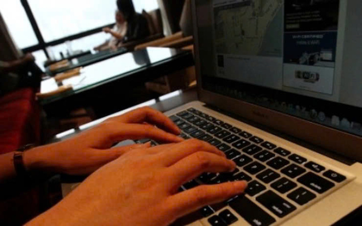 Lừa đảo chat sex: Người phụ nữ 47 tuổi ở H&agrave; Nội bị lừa nửa tỷ đồng - Ảnh 1.