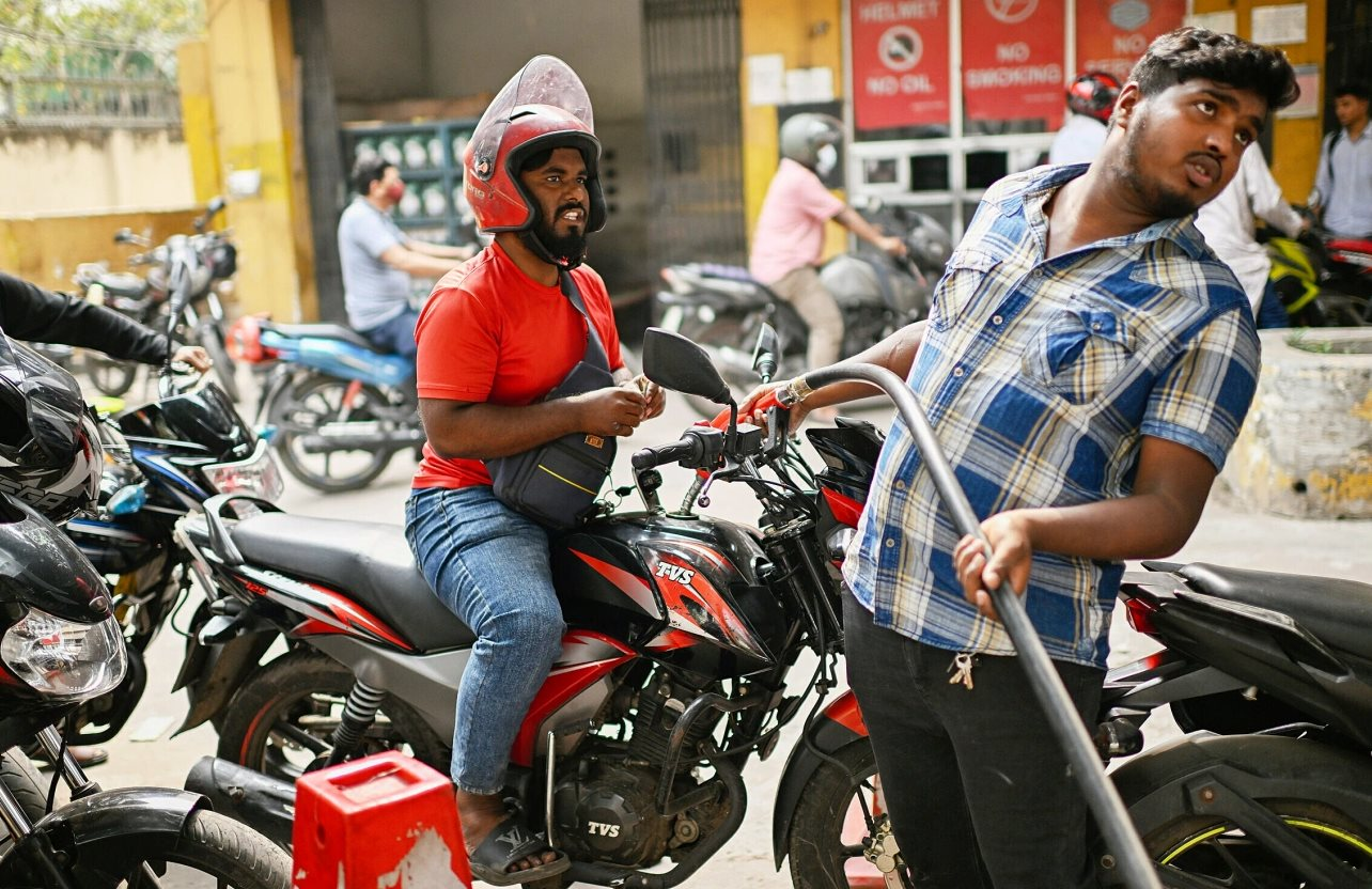 Một quốc gia châu Á cho học sinh nghỉ học để tiết kiệm điện, xăng dầu - Ảnh 2.