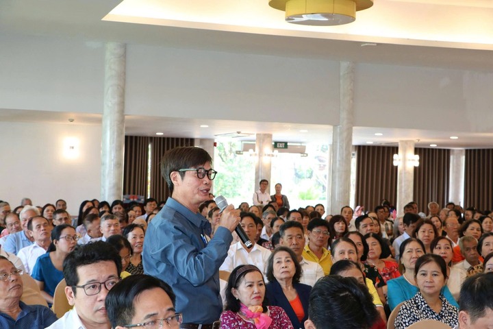 Cử tri đặc biệt trong bầu cử 2026: Từ &ocirc;ng l&atilde;o 98 tuổi đến sinh vi&ecirc;n lần đầu bỏ phiếu - Ảnh 5.