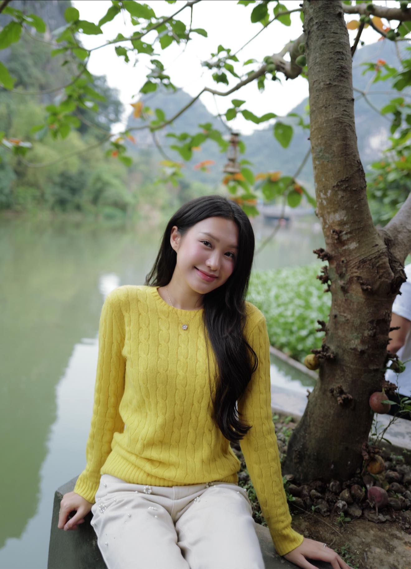 Cam thường soi cận nhan sắc thật của Do&atilde;n Hải My khi được Văn Hậu h&ocirc;n ngay tr&ecirc;n SVĐ, liệu c&oacute; kh&aacute;c ảnh tr&ecirc;n mạng? - Ảnh 3.