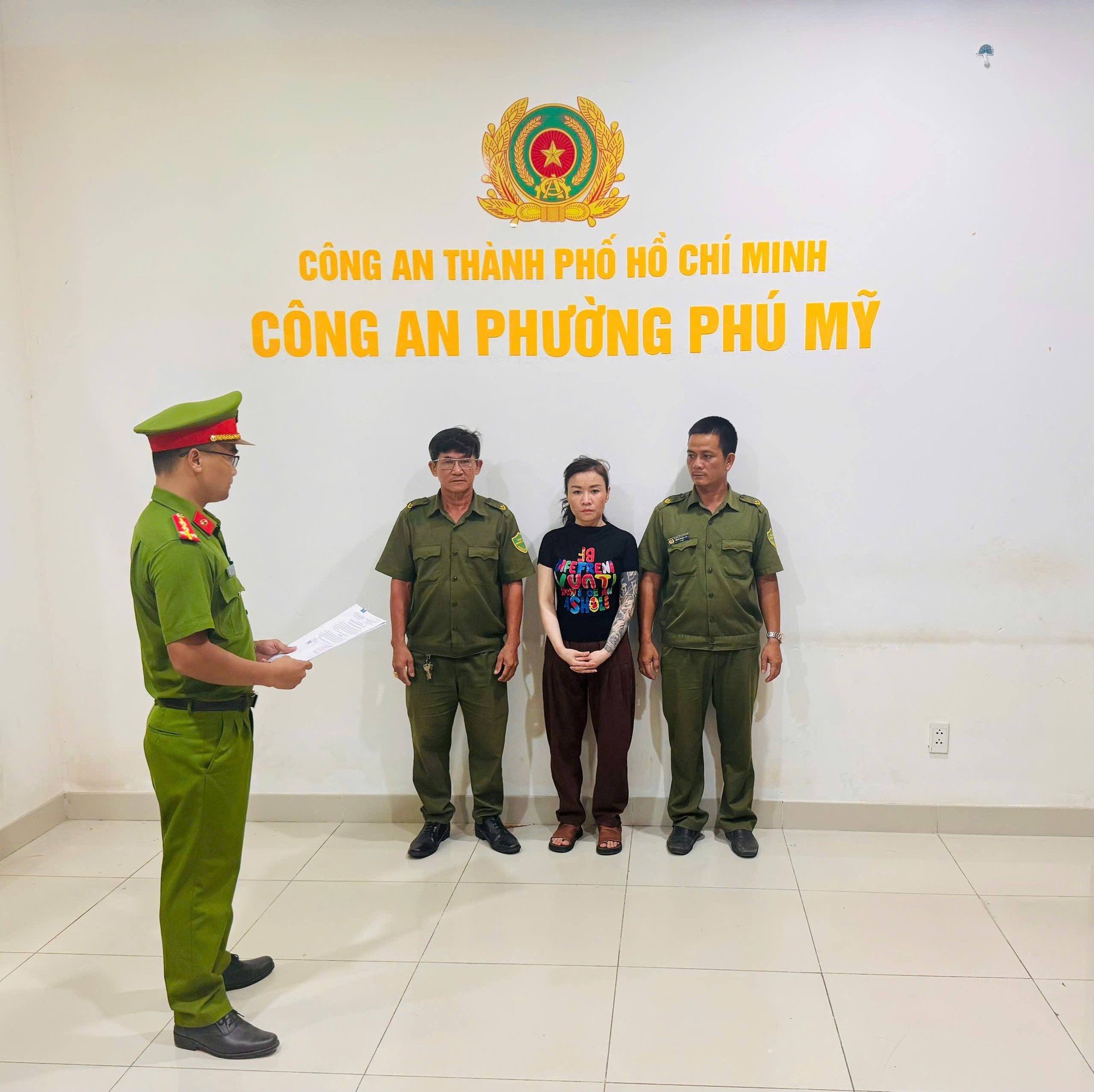 Bắt giữ Nguyễn Thị H&agrave;: Người b&aacute;n ma t&uacute;y bị truy n&atilde; ở TP . HCM - Ảnh 1.