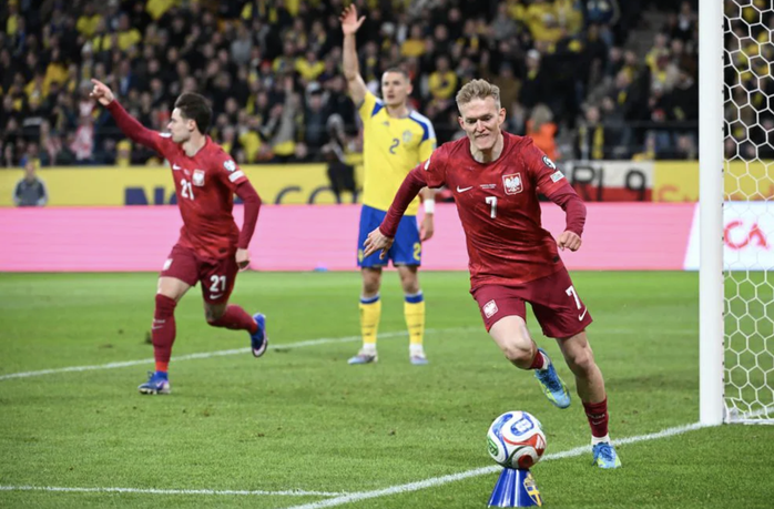 Gyokeres tỏa s&aacute;ng, Thụy Điển hạ Ba Lan gi&agrave;nh v&eacute; dự World Cup 2026 - Ảnh 4.
