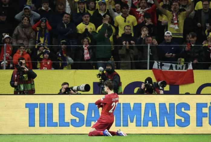Gyokeres tỏa s&aacute;ng, Thụy Điển hạ Ba Lan gi&agrave;nh v&eacute; dự World Cup 2026 - Ảnh 2.
