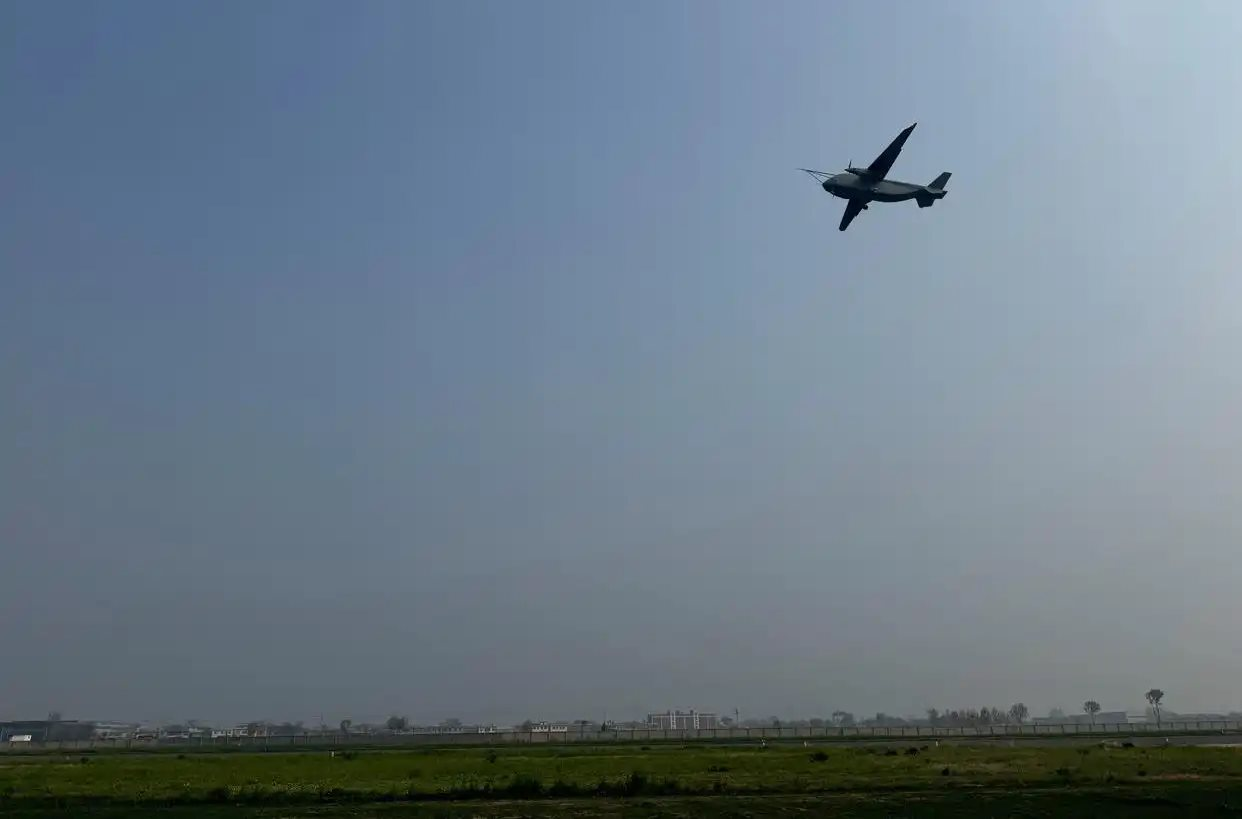 Ph&aacute;t hiện m&aacute;y bay kh&ocirc;ng người l&aacute;i Changying - 8 chở 3 , 5 tấn h&agrave;ng bay xa 3 . 000 Km - Ảnh 1.