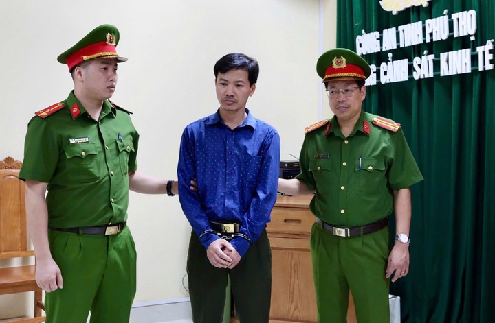 Vụ x&atilde; hội đen Ph&uacute; Thọ: Bắt giữ 5 c&aacute;n bộ li&ecirc;n quan đến băng nh&oacute;m tội phạm - Ảnh 3.