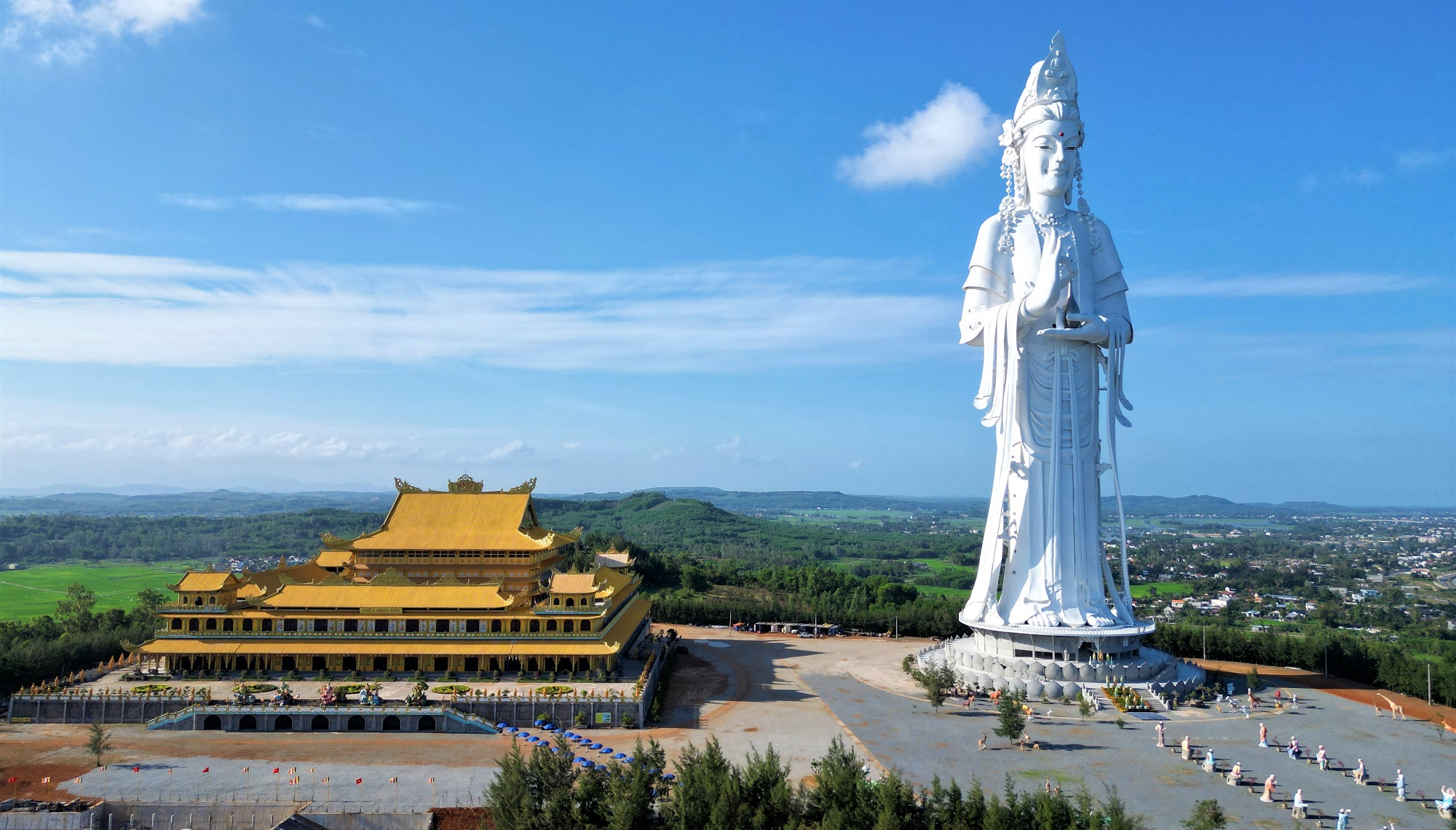 Một c&ocirc;ng tr&igrave;nh của Việt Nam sắp ho&agrave;n th&agrave;nh nằm trong top cao h&agrave;ng đầu to&agrave;n cầu, vượt nhiều tượng nổi tiếng của Trung Quốc - Ảnh 2.