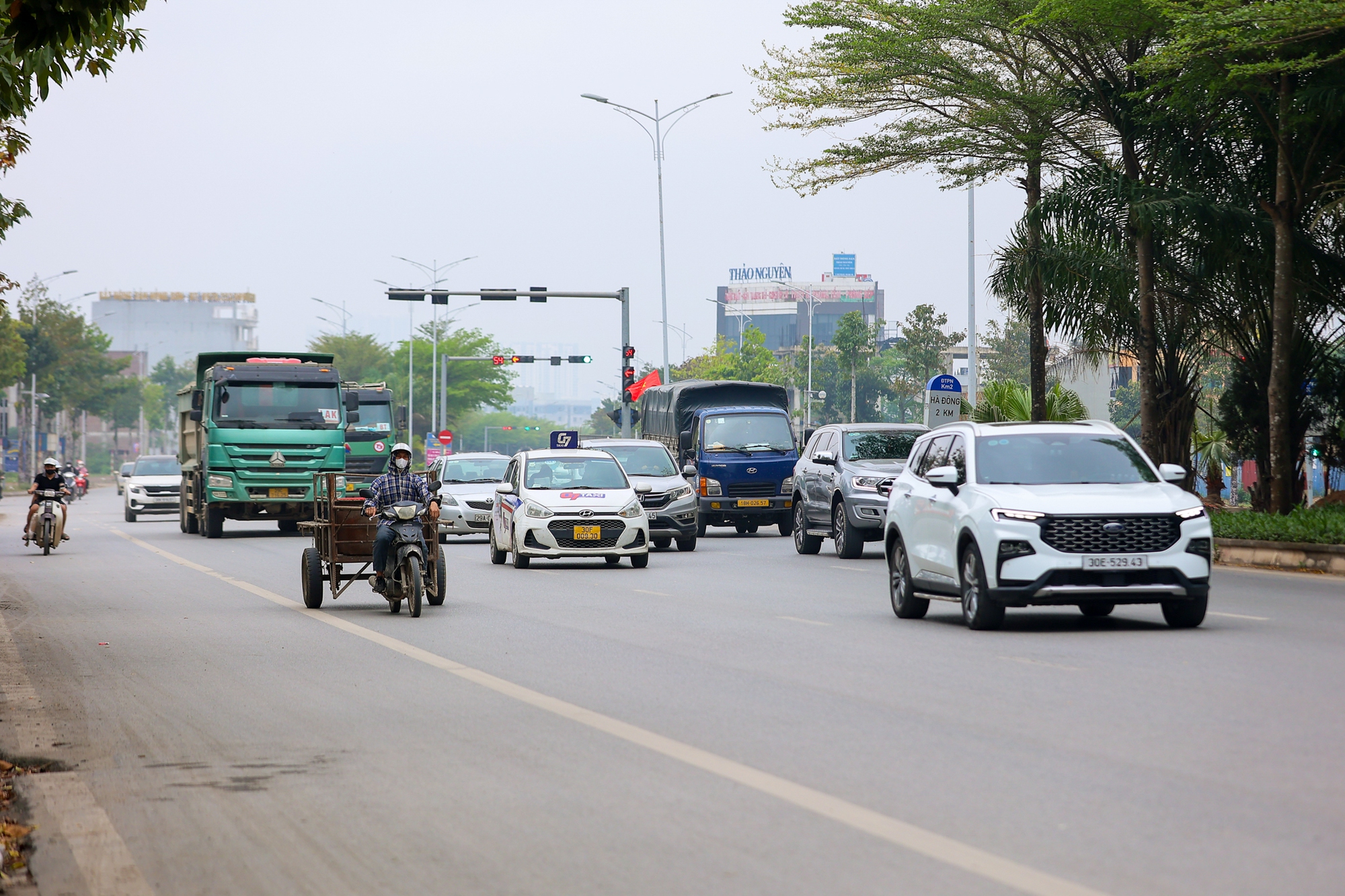 Toàn cảnh mạng lưới giao thông hàng trăm nghìn tỷ kết nối đại đô thị lớn nhất cả nước: Đường 90 m, cao tốc 12 làn xe, ga rộng nhất của tuyến đường sắt 67 tỷ USD - Ảnh 11.