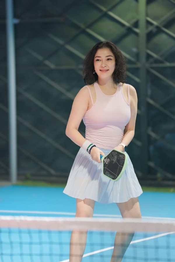 Hoa hậu nổi tiếng quê Hải Phòng: Kín tiếng, từ 5 giờ chiều đến 8 giờ tối ai gọi điện cũng không nghe máy - Ảnh 3.