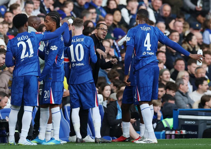 Bẫy &ldquo;pressing giả&rdquo; c&oacute; thể định đoạt đại chiến Chelsea - Man City - Ảnh 2.