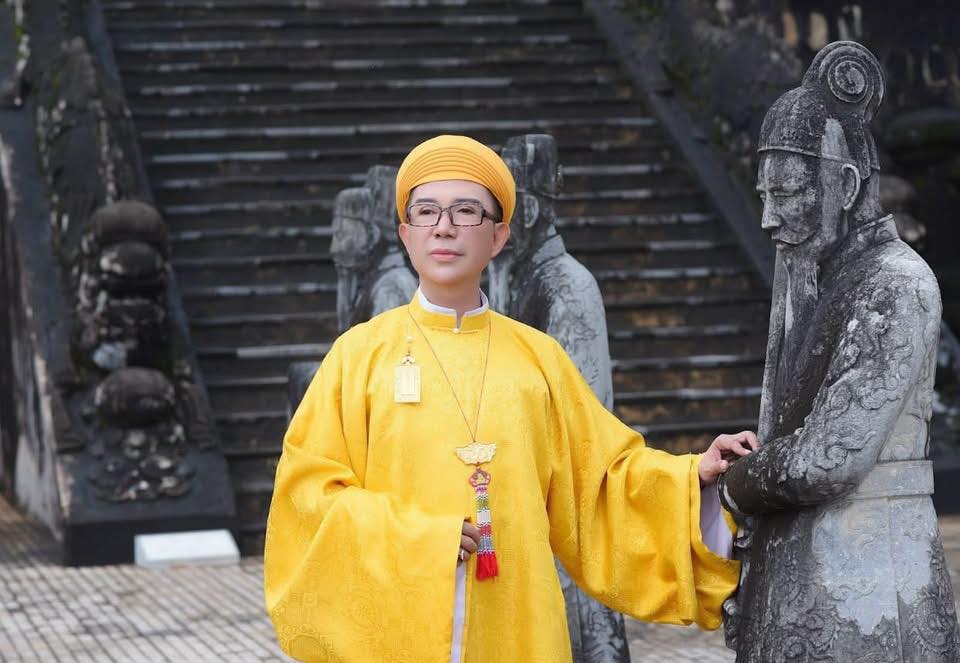 Ca sĩ Long Nhật sinh năm 1967, sinh ở Huế l&agrave; ai? - Ảnh 2.