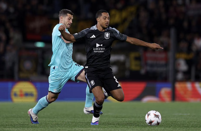 Aston Villa đại phá Bologna, áp sát bán kết Europa League - Ảnh 1.