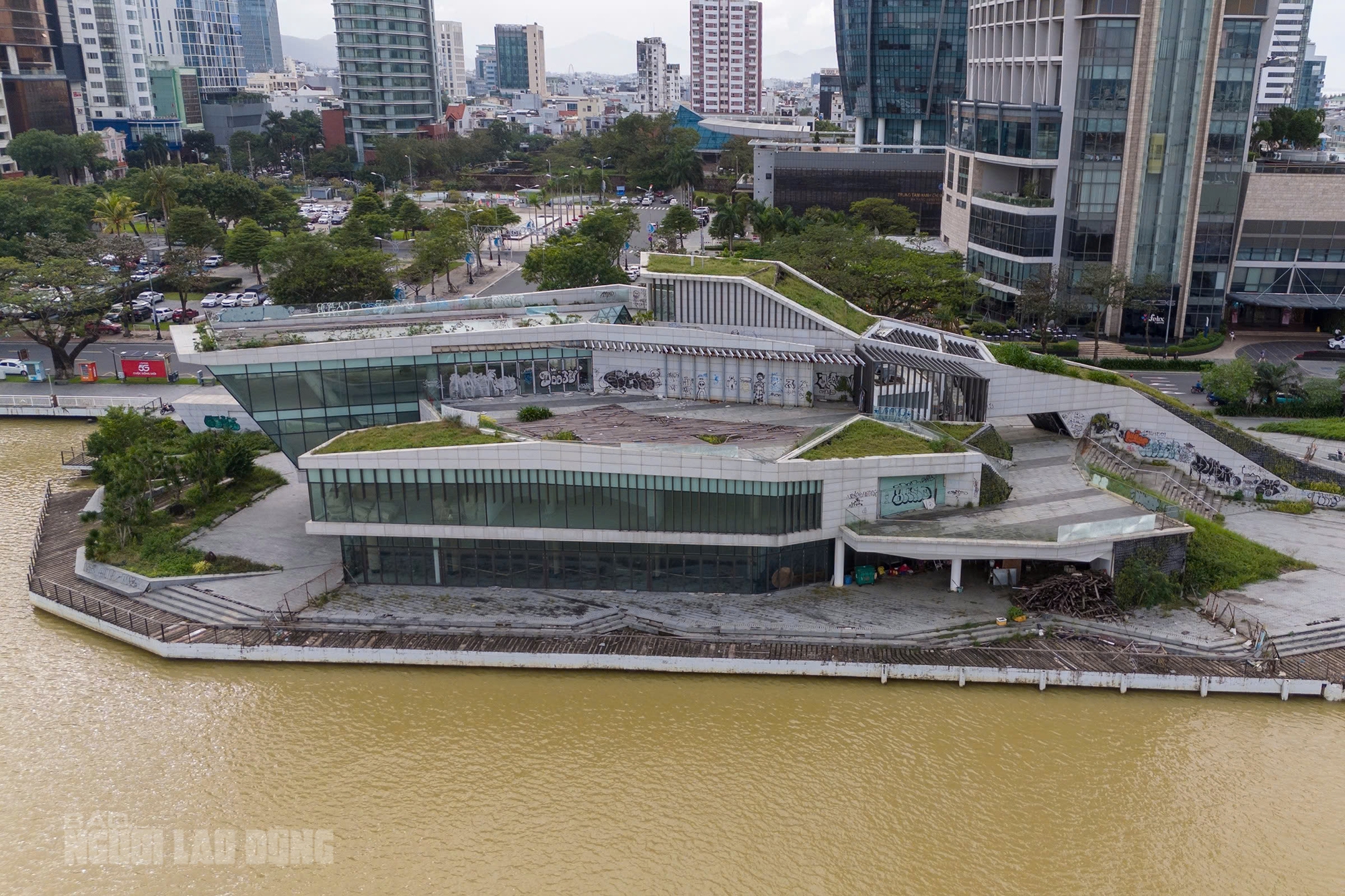 Cận cảnh bến du thuyền trăm tỉ b&ecirc;n s&ocirc;ng H&agrave;n - Ảnh 3.