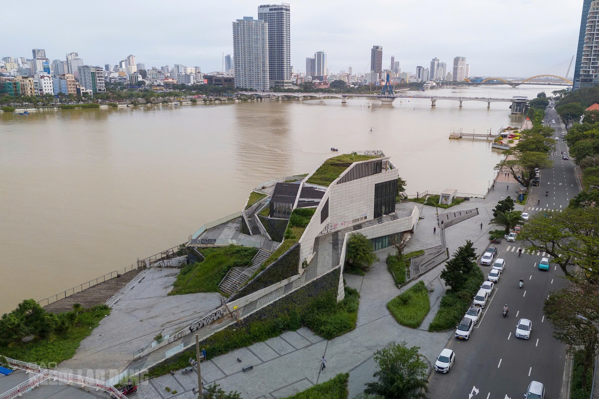 Cận cảnh bến du thuyền trăm tỉ b&ecirc;n s&ocirc;ng H&agrave;n - Ảnh 11.