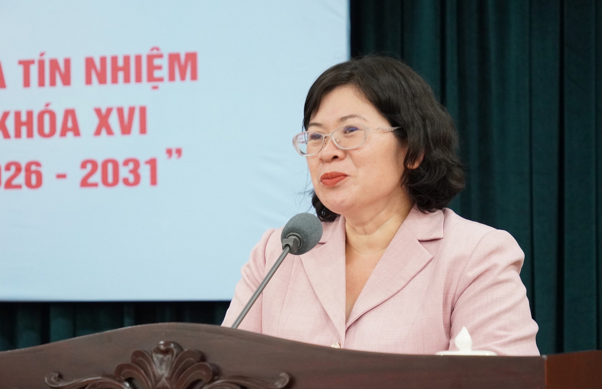 Ph&acirc;n c&ocirc;ng nhiệm vụ c&aacute;c Ph&oacute; B&iacute; thư Th&agrave;nh ủy TPHCM - Ảnh 6.