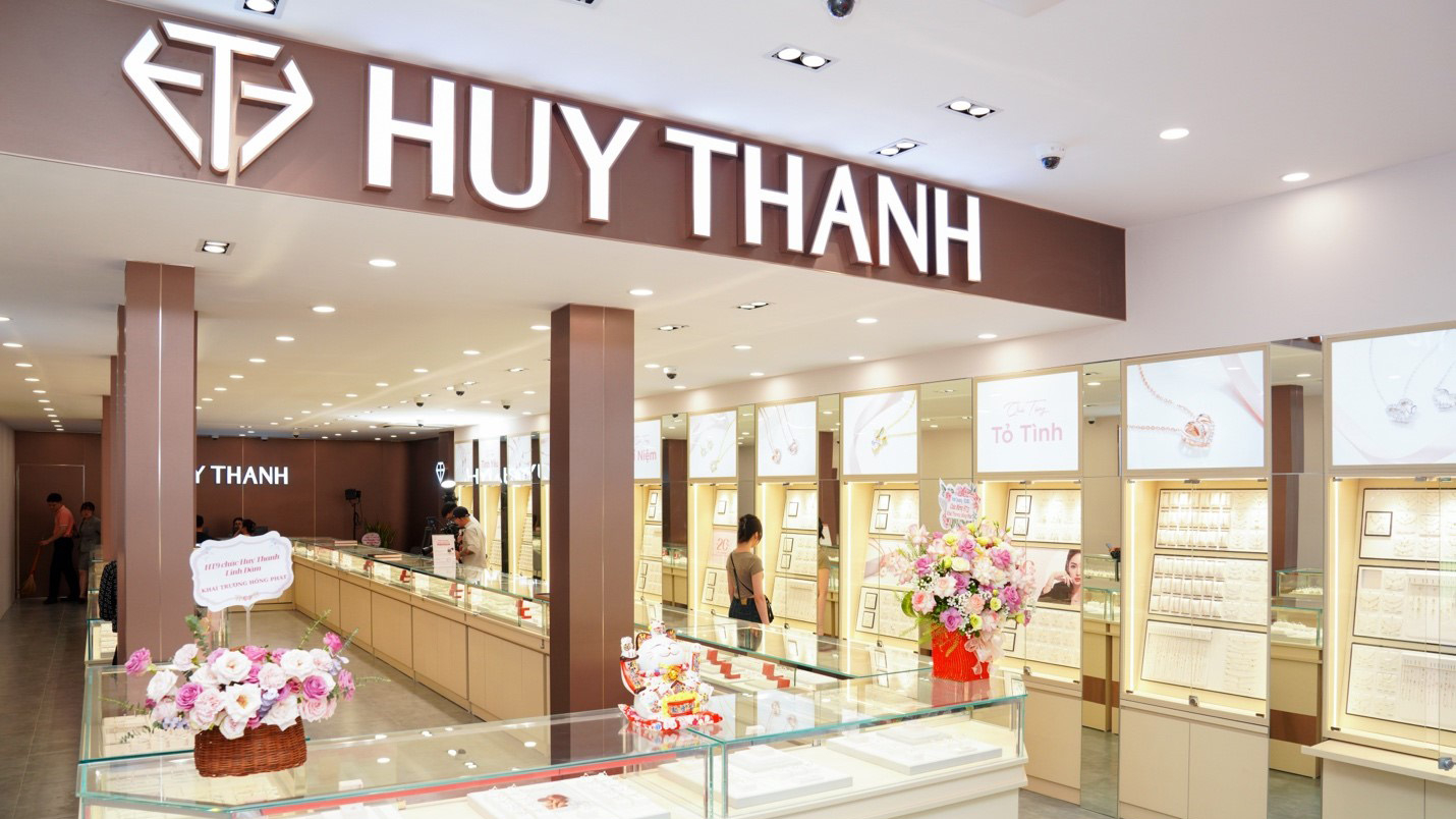 Thanh tra đột xuất V&agrave;ng bạc Huy Thanh Jewelry, chuyển hồ sơ vi phạm sang cục thuế - Ảnh 1.