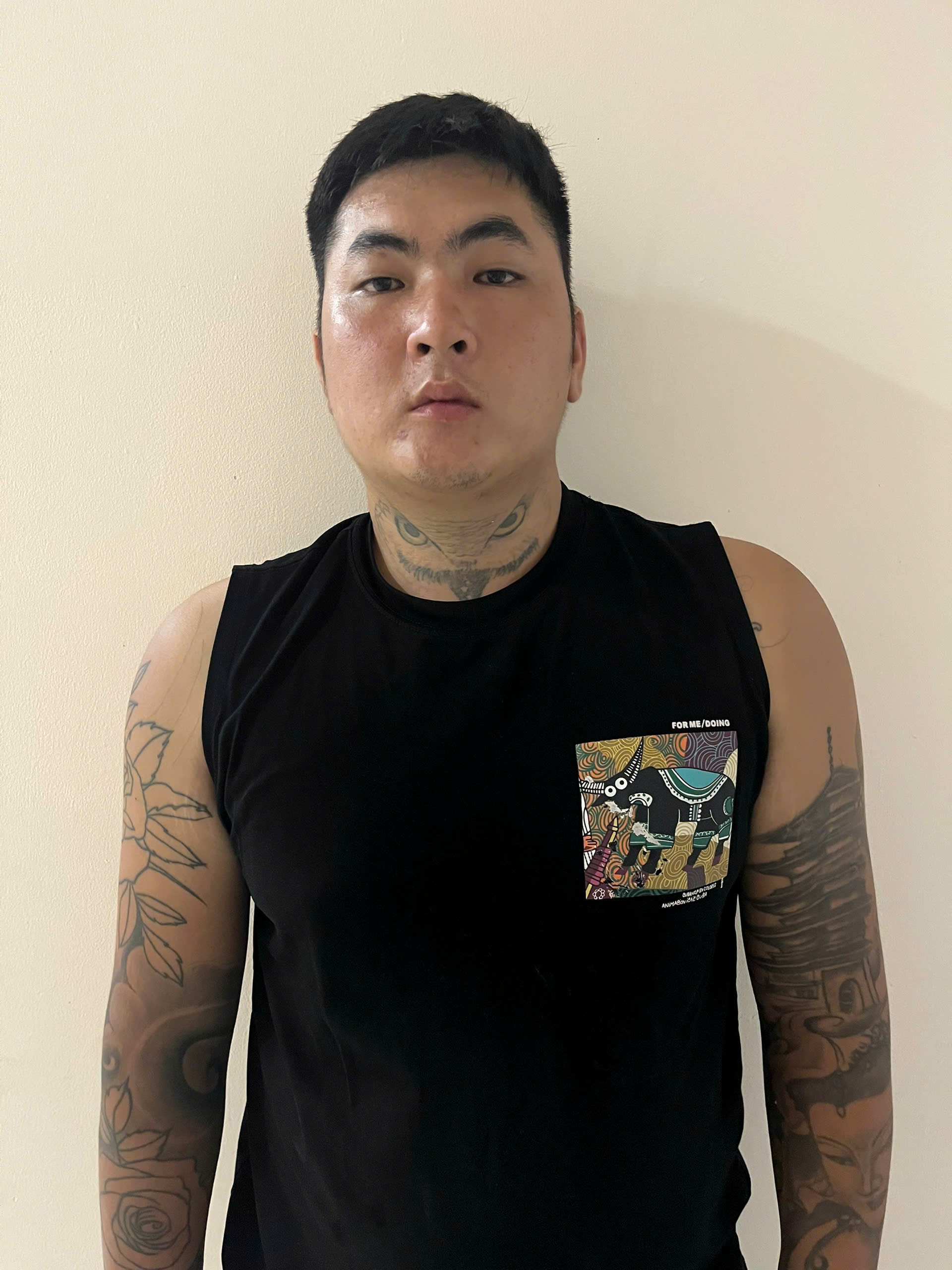 C&ocirc;ng an TPHCM bắt khẩn cấp kẻ x&ocirc;ng v&agrave;o nh&agrave; ch&eacute;m người quen năm 2026 - Ảnh 1.