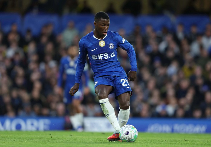 Bẫy &ldquo;pressing giả&rdquo; c&oacute; thể định đoạt đại chiến Chelsea - Man City - Ảnh 4.