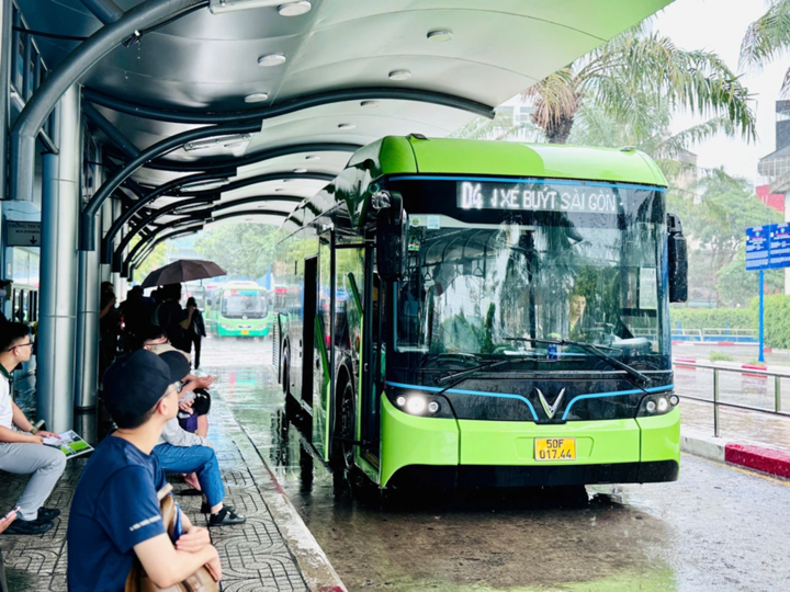 Đề xuất miễn ph&iacute; xe bu&yacute;t TP . HCM cho người d&acirc;n: 3 Phương &aacute;n hỗ trợ hiệu quả - Ảnh 1.