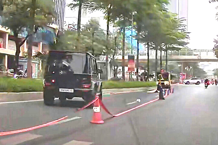 Hà Nội 2026: Cụ ông tử vong thương tâm sau tai nạn giao thông với ô tô Mercedes G63 - Ảnh 1.