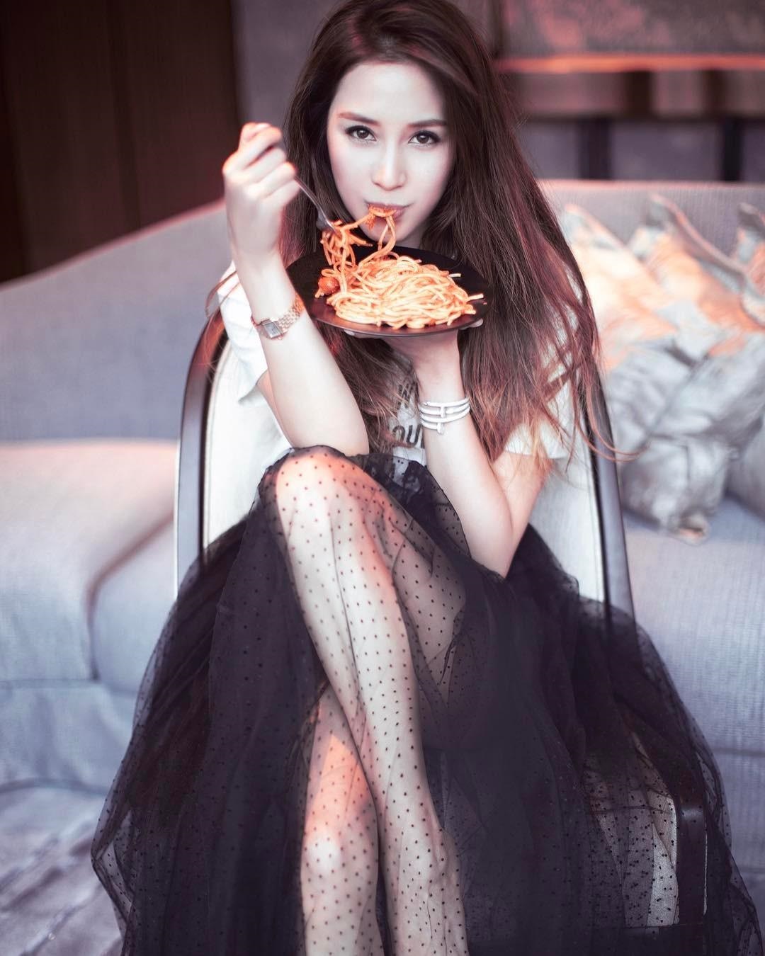 Nhan sắc Từ Tử Kỳ: Con d&acirc;u tỷ ph&uacute; gi&agrave;u nhất Hồng K&ocirc;ng, &ldquo;đ&ocirc;i tay l&agrave; để đeo kim cương, kh&ocirc;ng phải rửa b&aacute;t&rdquo; - Ảnh 7.