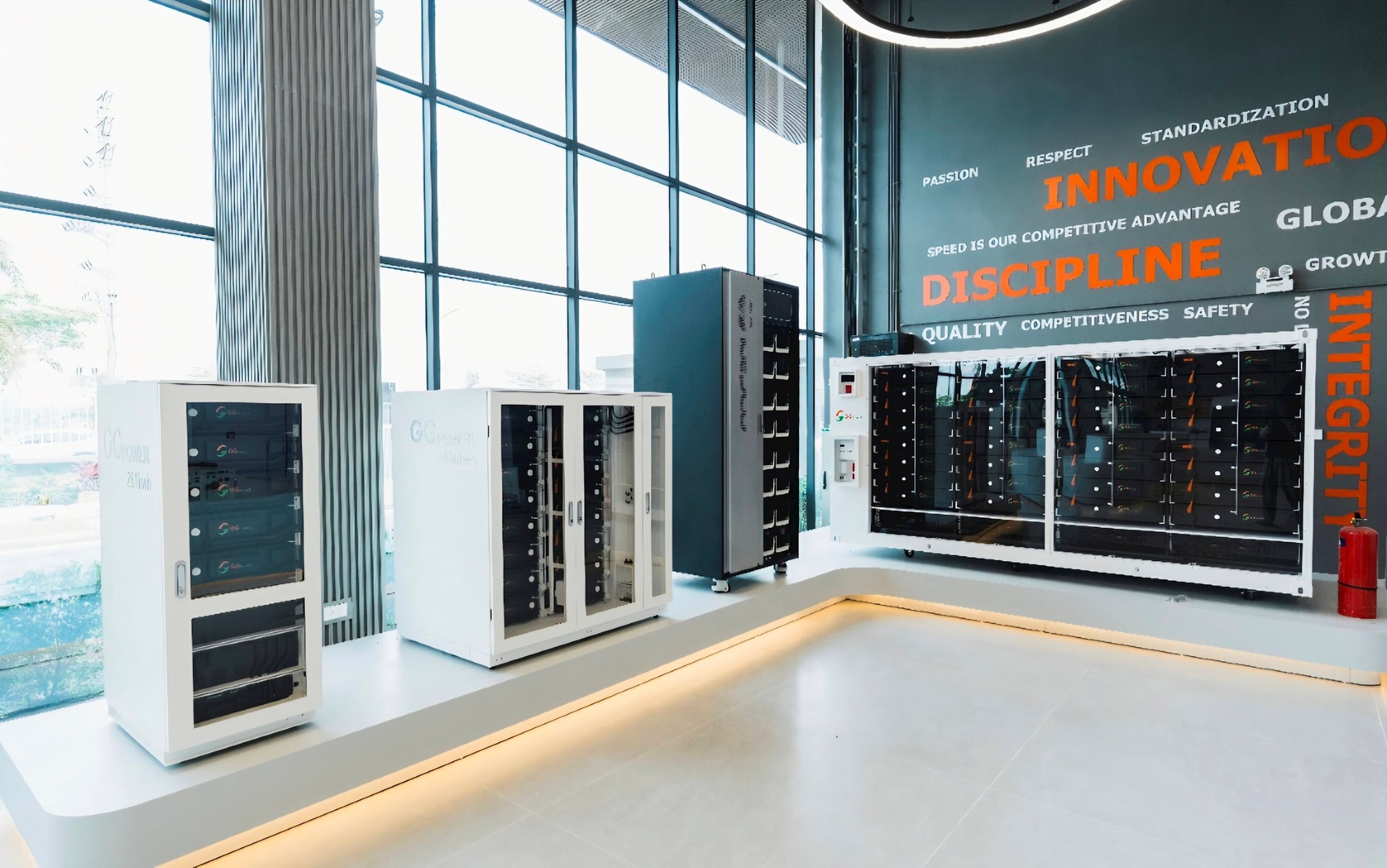 Hưng Y&ecirc;n c&oacute; nh&agrave; m&aacute;y pin lưu trữ năng lượng đạt chuẩn thế giới: Diện t&iacute;ch 1,2 hecta, do người Việt l&agrave;m chủ - Ảnh 5.