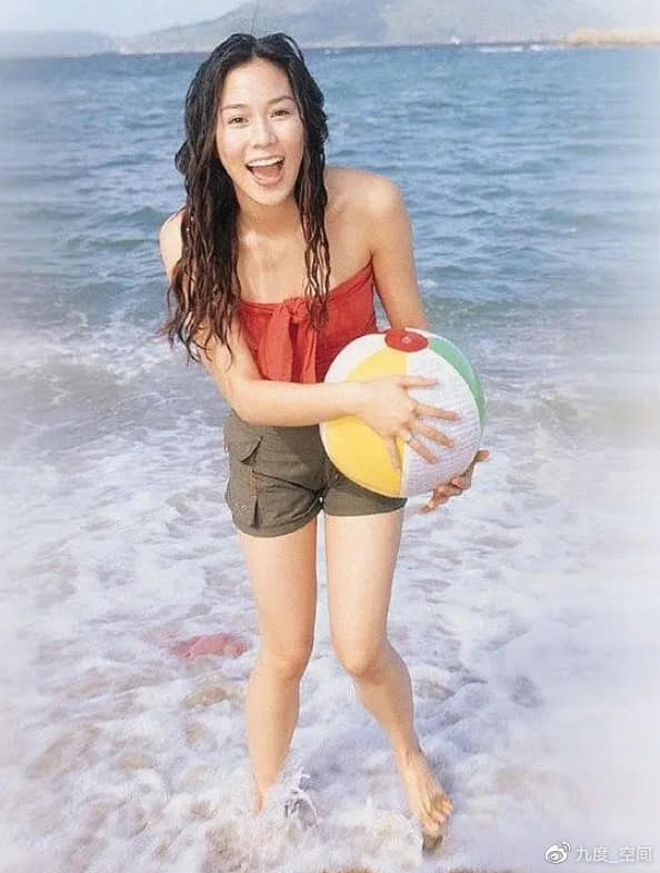 Nhan sắc Từ Tử Kỳ: Con d&acirc;u tỷ ph&uacute; gi&agrave;u nhất Hồng K&ocirc;ng, &ldquo;đ&ocirc;i tay l&agrave; để đeo kim cương, kh&ocirc;ng phải rửa b&aacute;t&rdquo; - Ảnh 4.