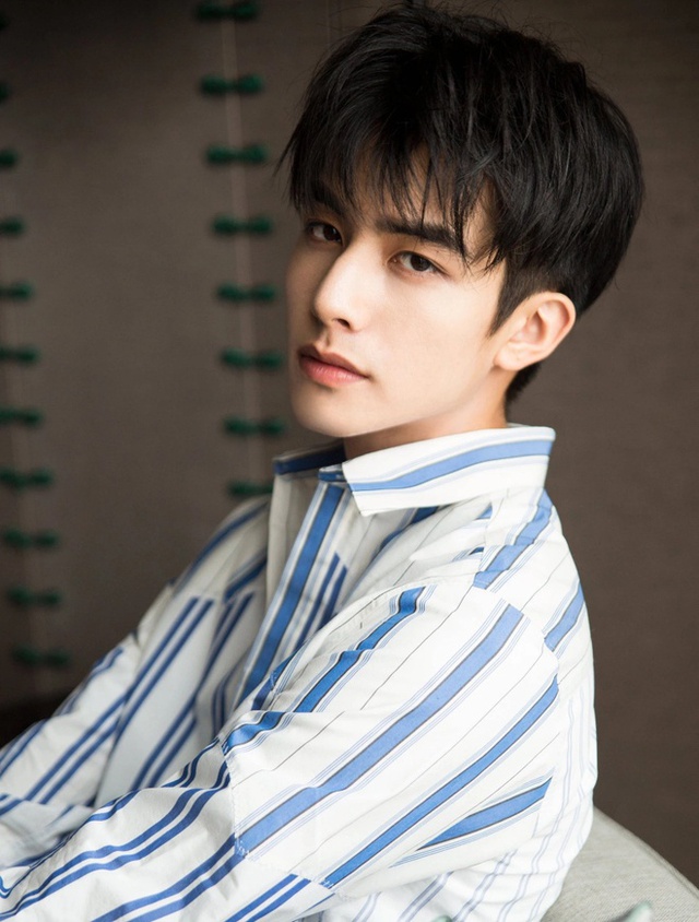 Tống Uy Long v&agrave; sự tự kỷ luật: Diện mạo đ&agrave;n &ocirc;ng l&agrave; di sản th&oacute;i quen - Ảnh 2.