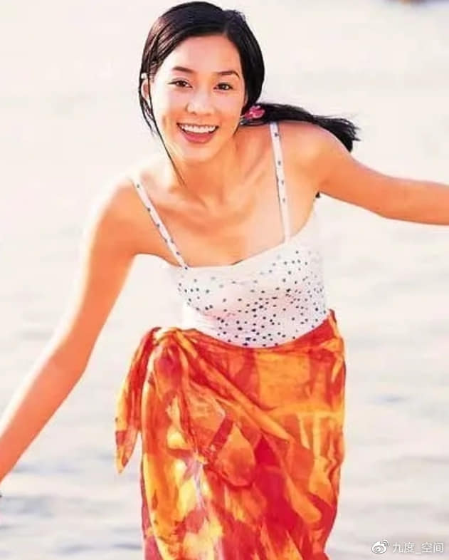 Nhan sắc Từ Tử Kỳ: Con d&acirc;u tỷ ph&uacute; gi&agrave;u nhất Hồng K&ocirc;ng, &ldquo;đ&ocirc;i tay l&agrave; để đeo kim cương, kh&ocirc;ng phải rửa b&aacute;t&rdquo; - Ảnh 3.