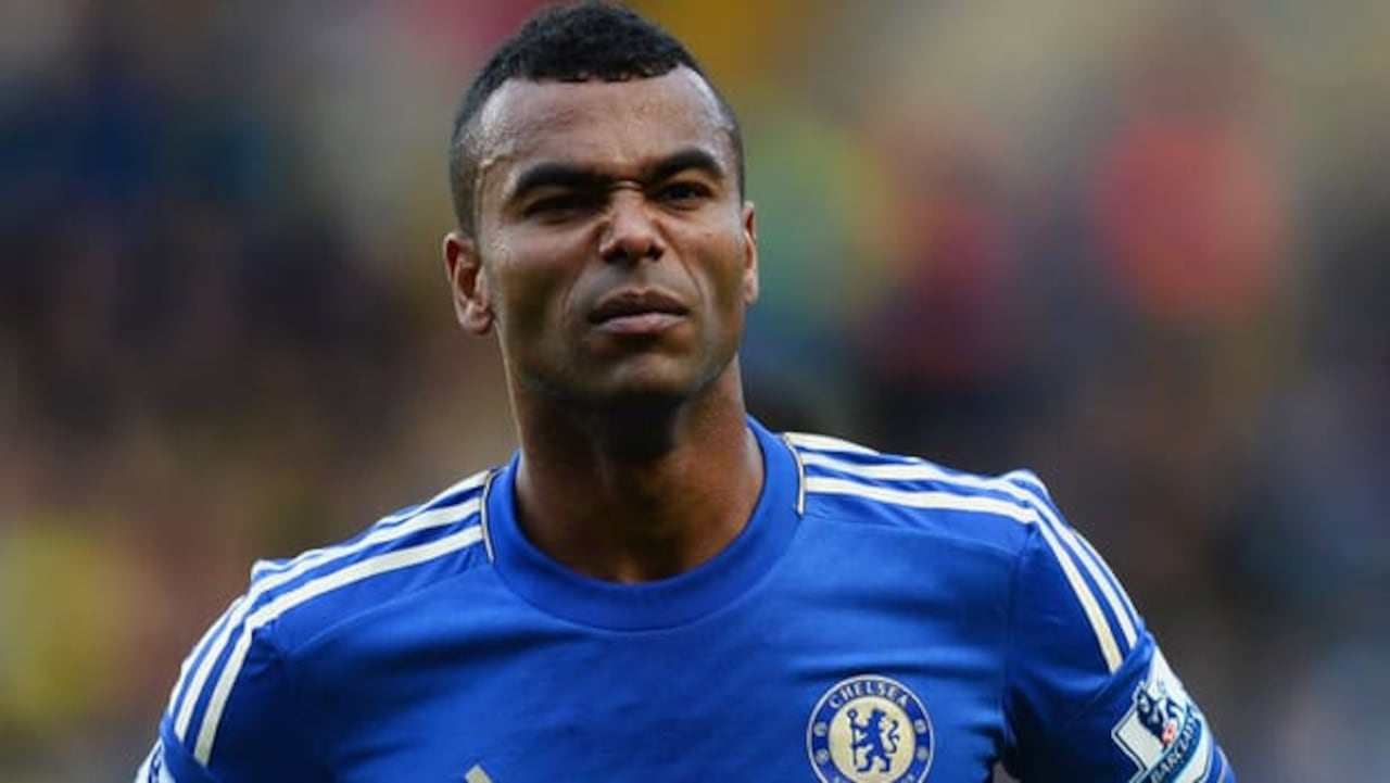 “Hiếm có khó tìm”: 10 cầu thủ từng vô địch Ngoại hạng Anh với 2 CLB - Ảnh 3.