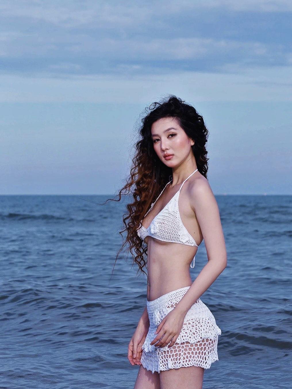 Nhan sắc vợ k&eacute;m 17 tuổi của Hồ Quang Hiếu: Xứng danh &ldquo;g&aacute;i một con tr&ocirc;ng m&ograve;n con mắt&rdquo; - Ảnh 4.